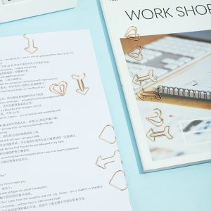 Cách sử dụng kẹp ghim giấy: Kẹp ghim tài liệu và giấy tờ