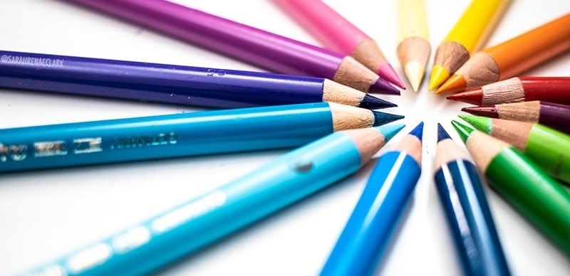 Bút chì màu chuyên nghiệp cho người yêu vẽ